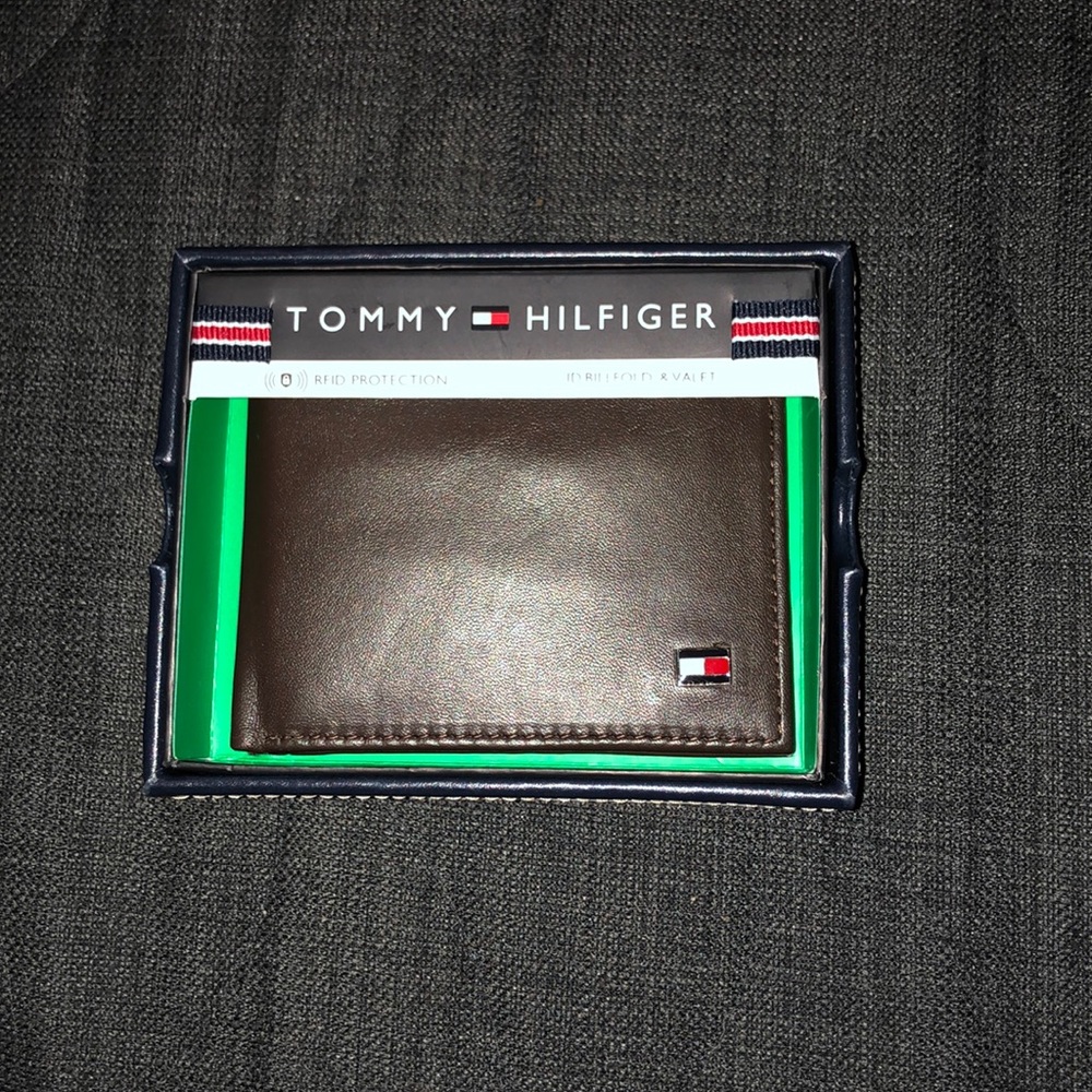 Tommy Hilfiger wallet brand new